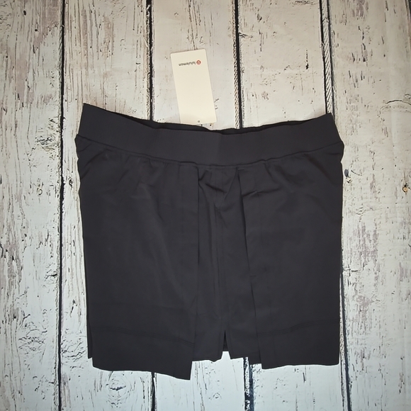 NWT Lululemon Stretch Woven Relaxed Fit High-Rise Short 4” - Black, Size XL - Picture 14 of 16